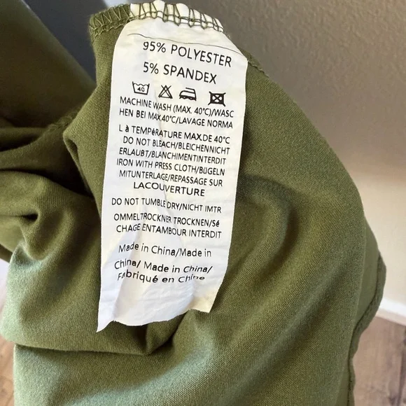NEVER WORN Ekouaer Olive Green Maternity Nursing/Labor and Delivery Gown - Picture 5 of 8